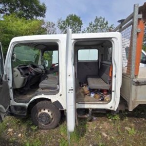 foto 3.5t 6miast 3.4x2m 2.5D 96kW Nissan Cabstar 3513