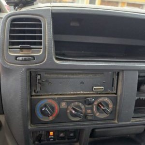 foto 3.5t Nissan 4.4m klima EUR4 remont silnik Cabstar 35.13/2.5D